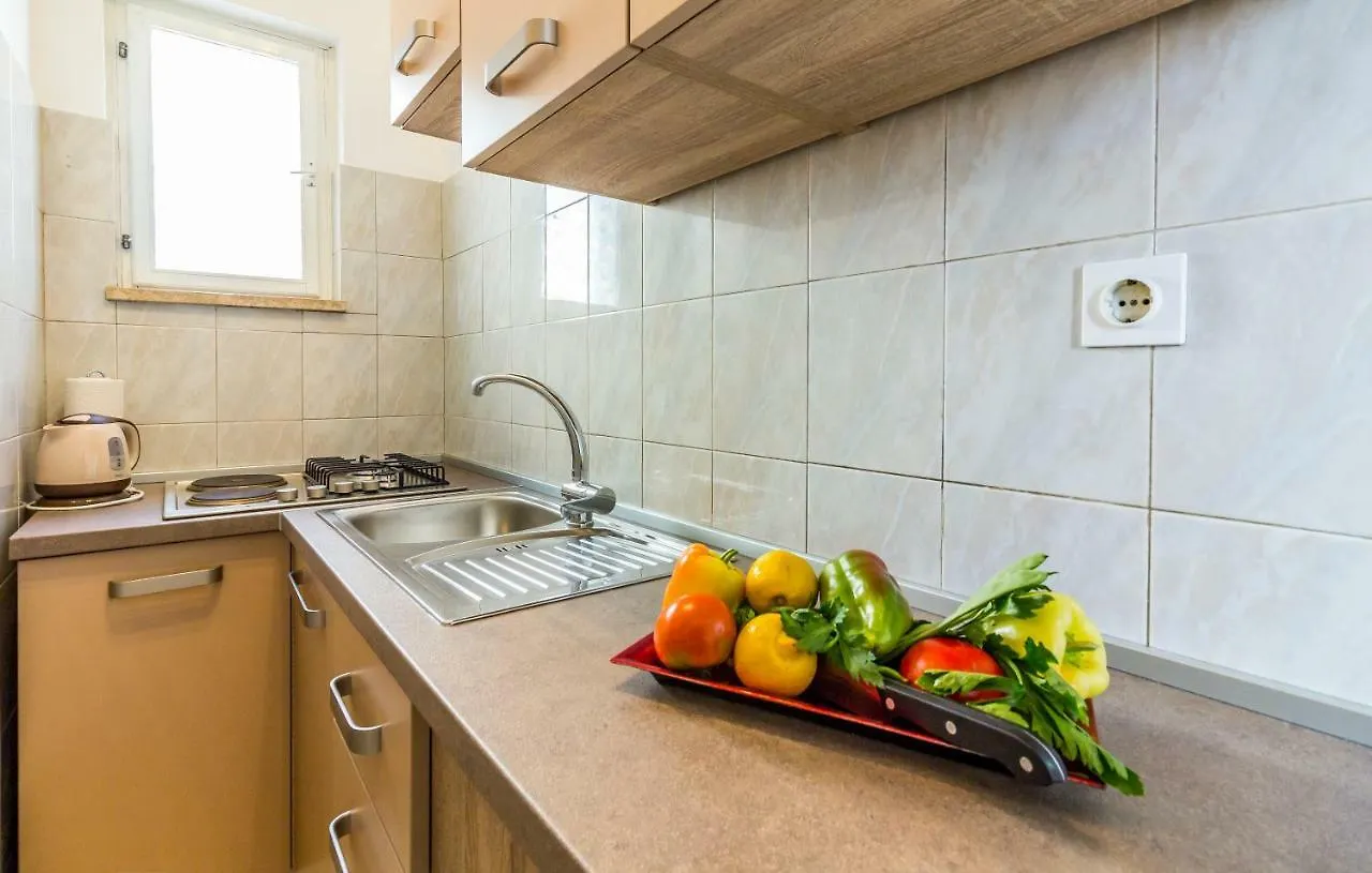 Pula Apartment 0*,